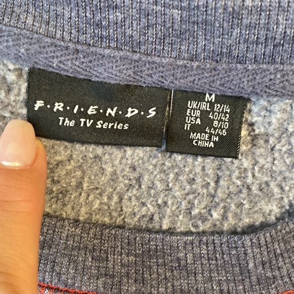 FRIENDS crop top sweater - Picture 4 of 4